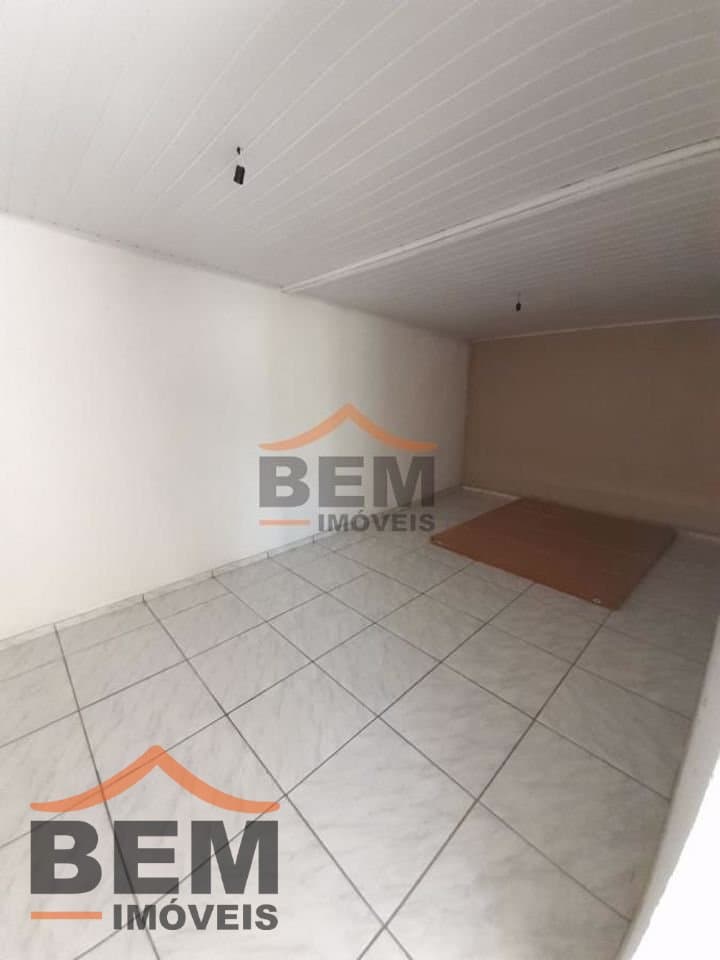 Casa para Locação com 3 quartos no bairro Espinheiros, em Itajaí
