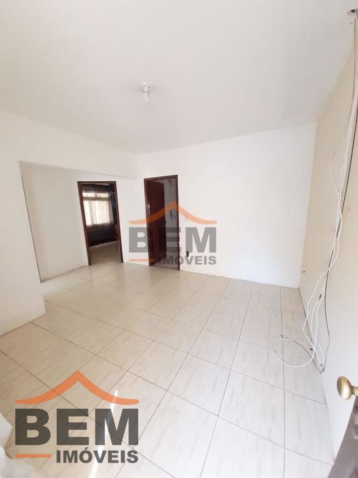 Casa para Locação com 3 quartos no bairro Espinheiros, em Itajaí