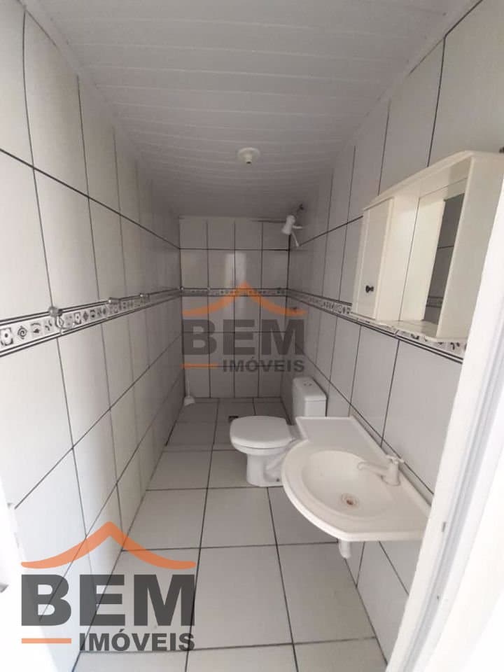 Casa para Locação com 3 quartos no bairro Espinheiros, em Itajaí
