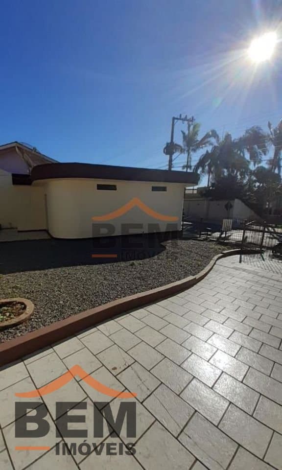 Casa para Locação com 3 quartos no bairro Espinheiros, em Itajaí