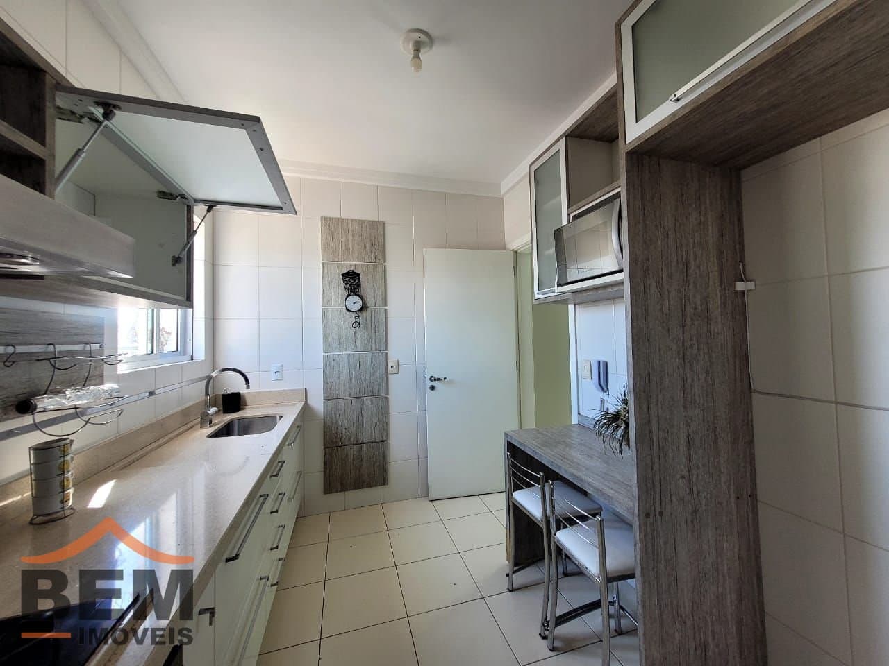 Apartamento para Locação com 2 quartos e 94m² no bairro Centro, em Itajaí