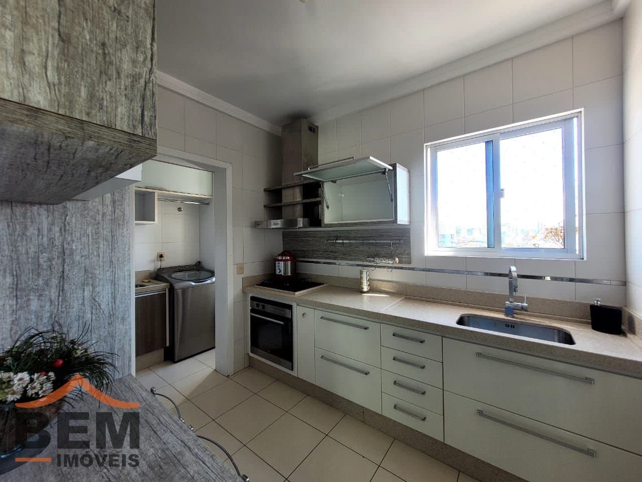 Apartamento para Locação com 2 quartos e 94m² no bairro Centro, em Itajaí
