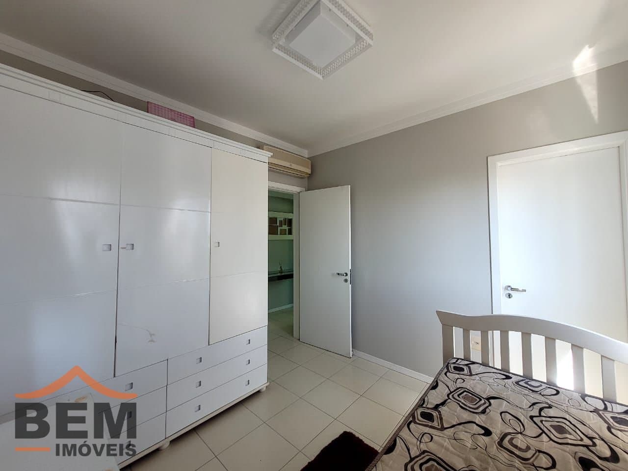 Apartamento para Locação com 2 quartos e 94m² no bairro Centro, em Itajaí