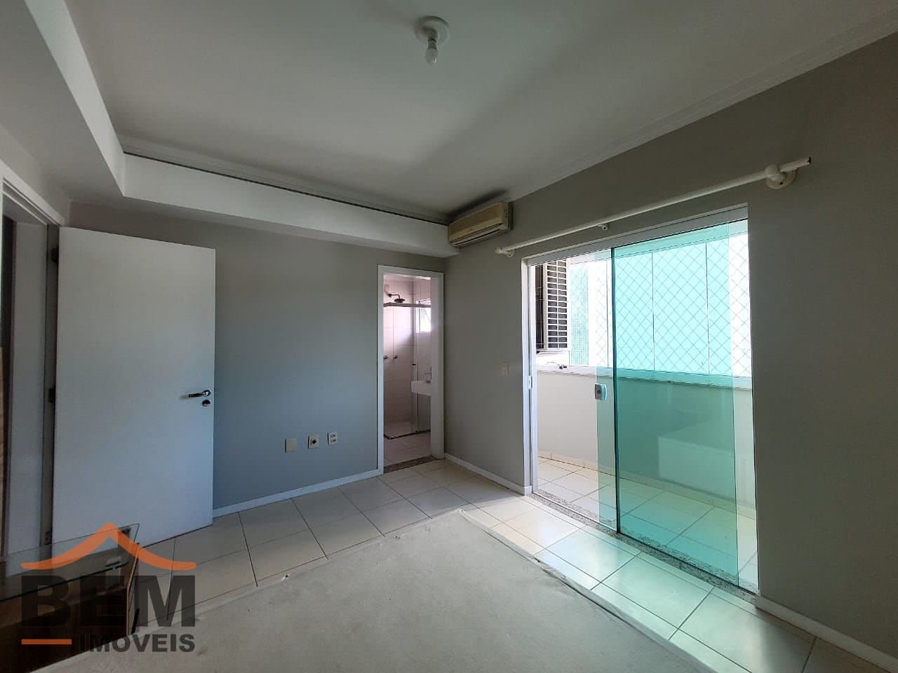 Apartamento para Locação com 2 quartos e 94m² no bairro Centro, em Itajaí