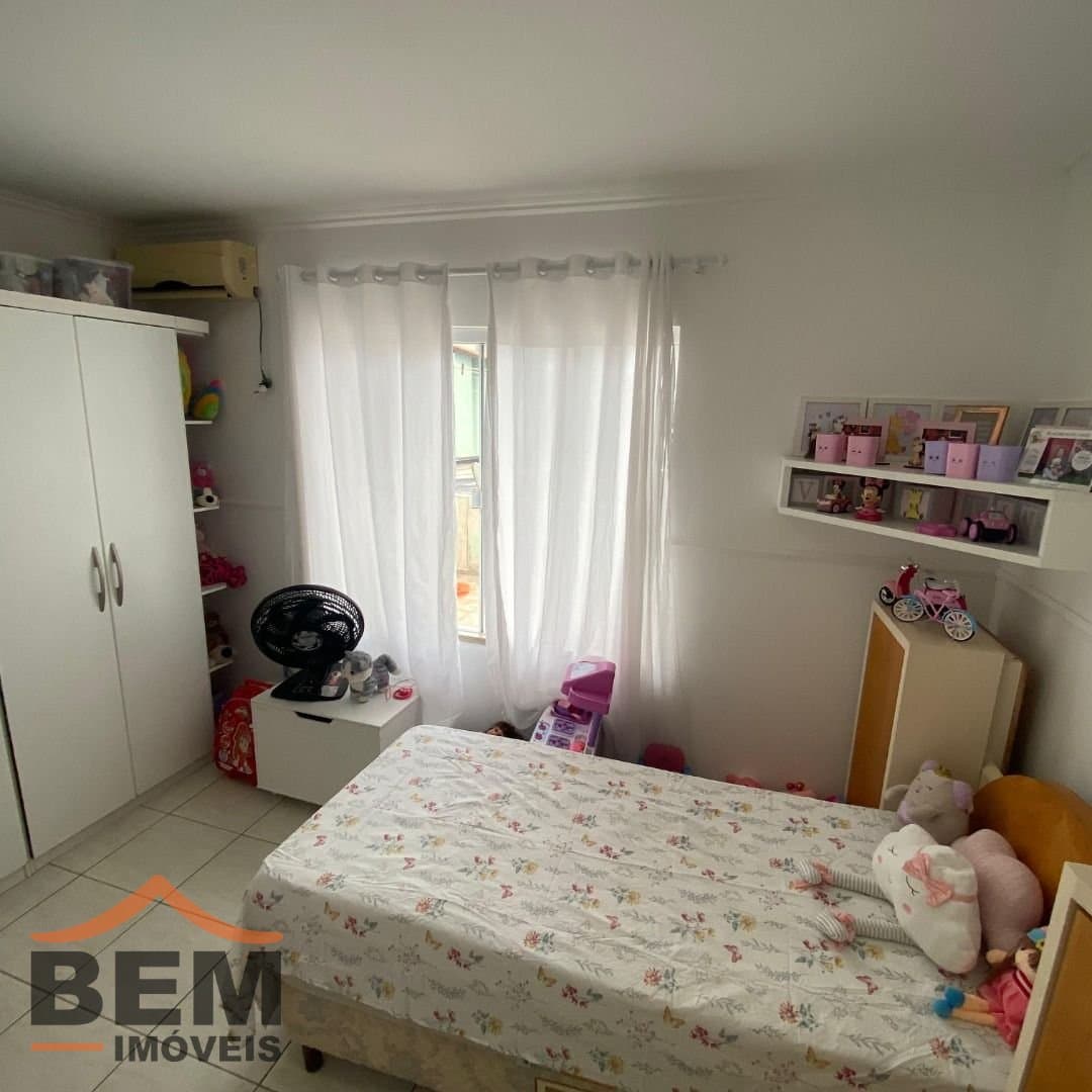Casa para Venda com 6 quartos e 400m² no bairro São João, em Itajaí