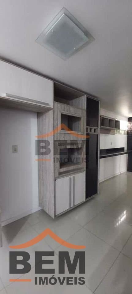 Casa para Venda com 6 quartos e 400m² no bairro São João, em Itajaí