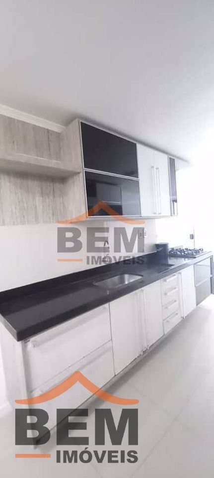 Casa para Venda com 6 quartos e 400m² no bairro São João, em Itajaí