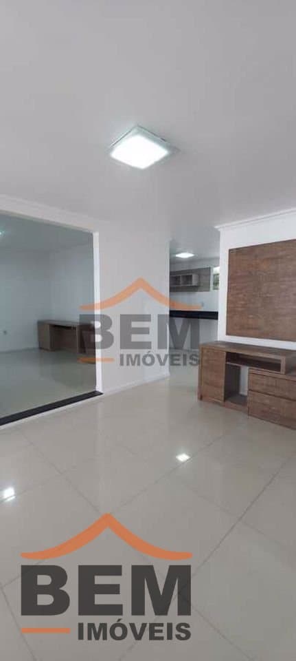 Casa para Venda com 6 quartos e 400m² no bairro São João, em Itajaí