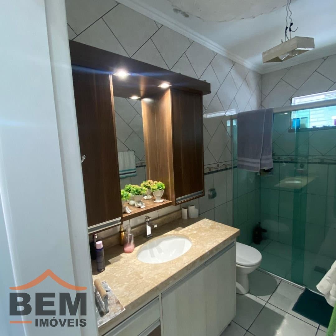 Casa para Venda com 6 quartos e 400m² no bairro São João, em Itajaí