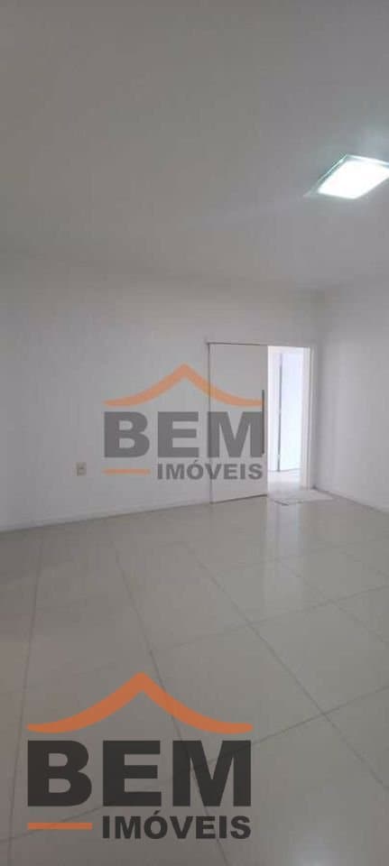 Casa para Venda com 6 quartos e 400m² no bairro São João, em Itajaí