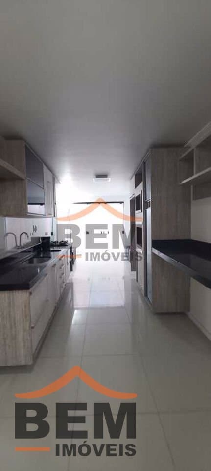 Casa para Venda com 6 quartos e 400m² no bairro São João, em Itajaí