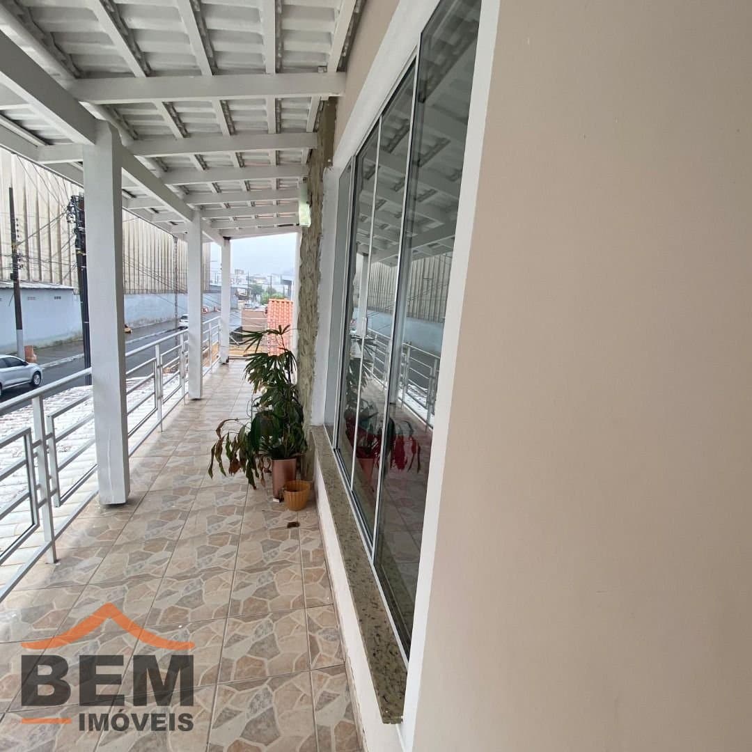 Casa para Venda com 6 quartos e 400m² no bairro São João, em Itajaí