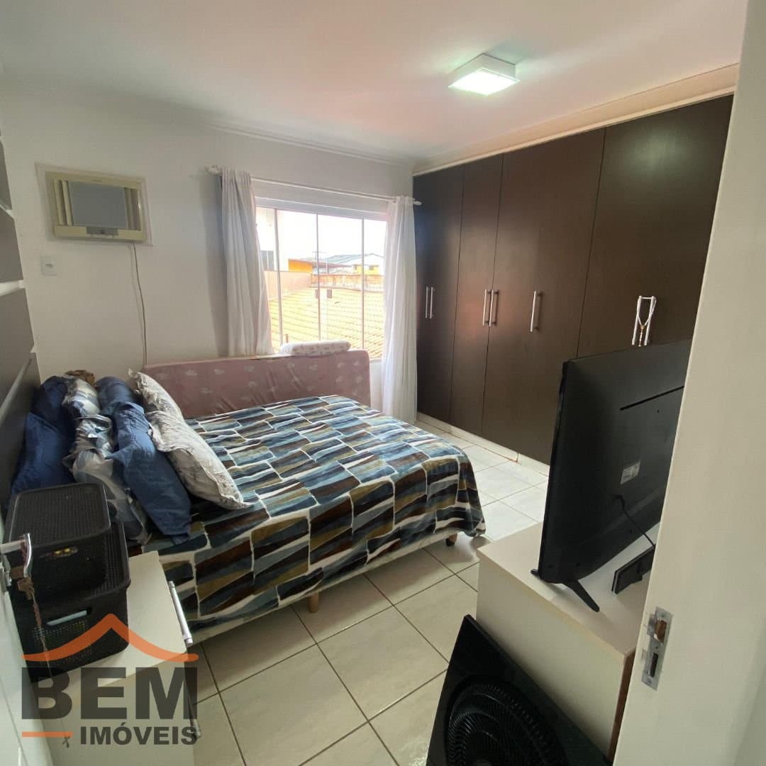 Casa para Venda com 6 quartos e 400m² no bairro São João, em Itajaí