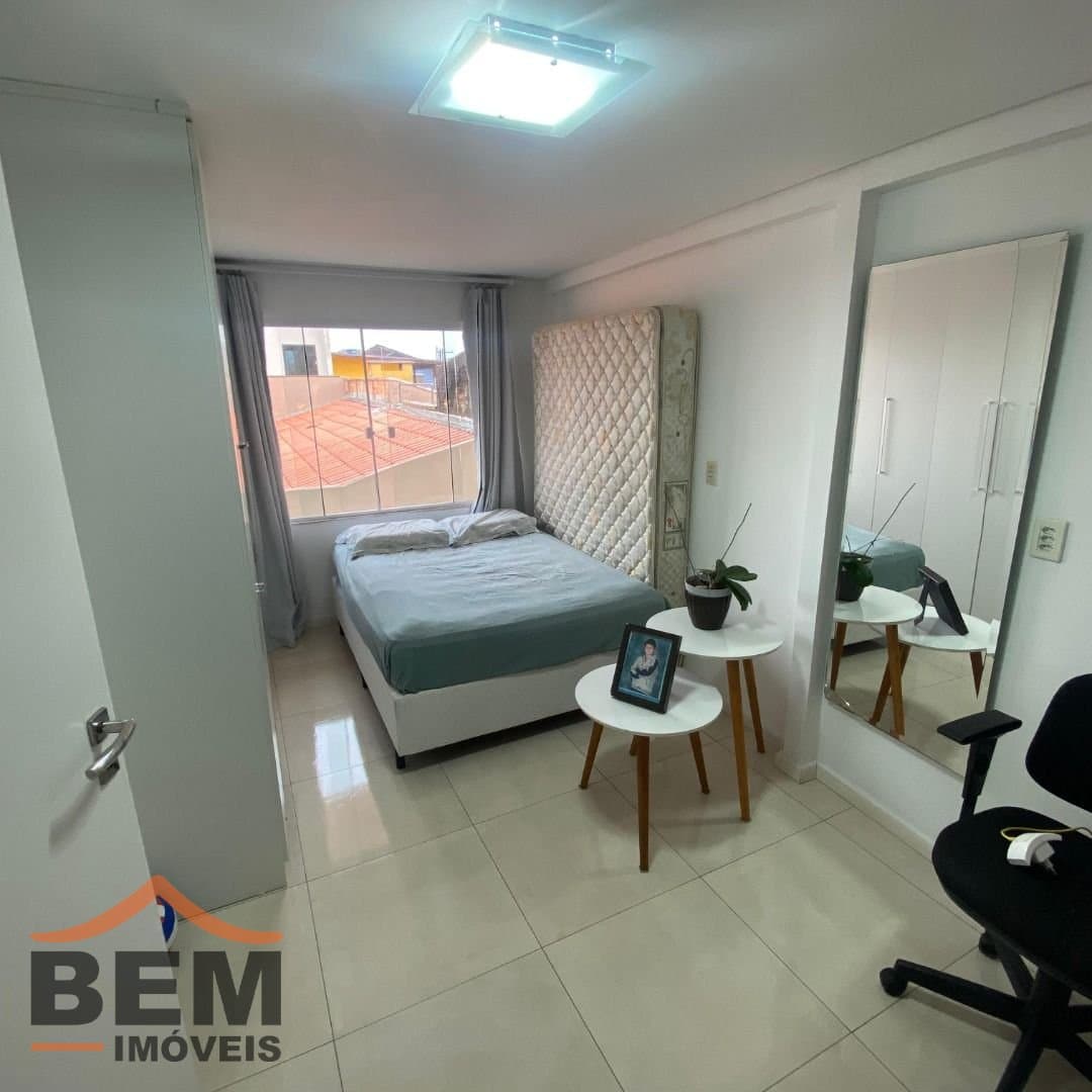 Casa para Venda com 6 quartos e 400m² no bairro São João, em Itajaí