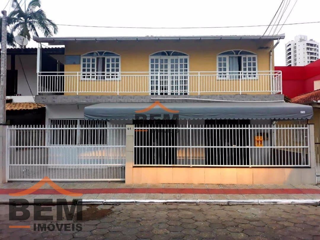 Casa para Venda com 4 quartos e 232m² no bairro São João, em Itajaí