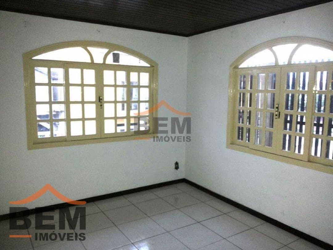 Casa para Venda com 4 quartos e 232m² no bairro São João, em Itajaí