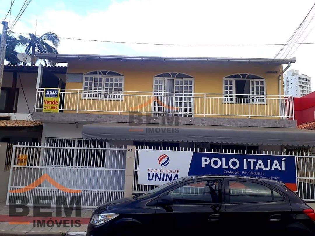 Casa para Venda com 4 quartos e 232m² no bairro São João, em Itajaí