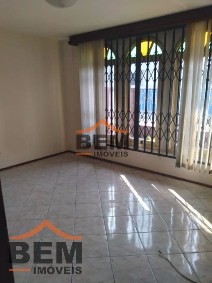 Casa para Locação com 3 quartos e 110m² no bairro Centro, em Itajaí