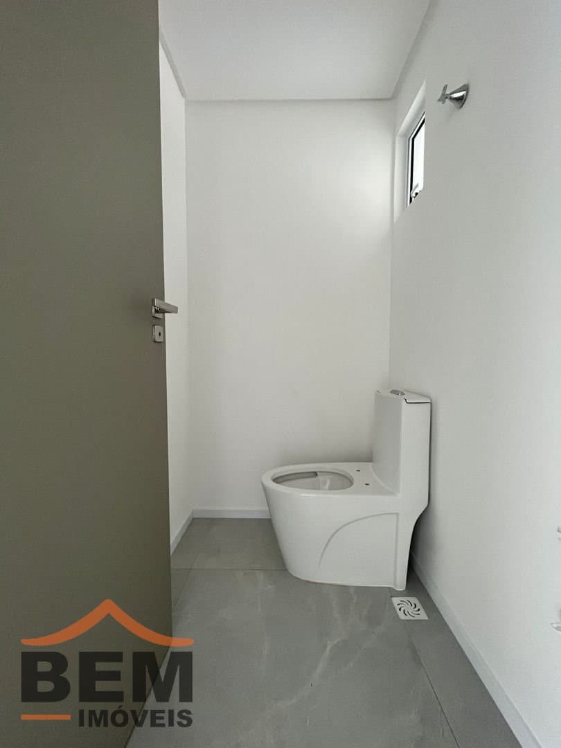Sobrado para Venda com 3 quartos e 163m² no bairro São João, em Itajaí