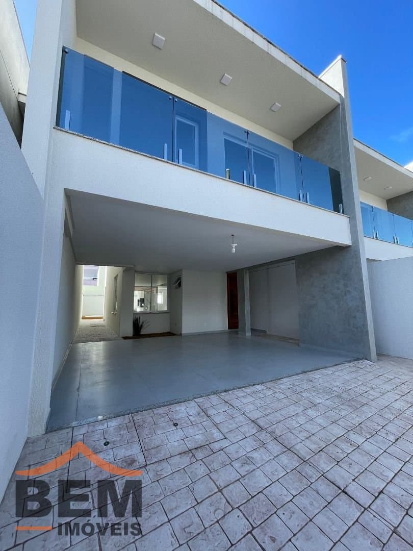 Sobrado para Venda com 3 quartos e 163m² no bairro São João, em Itajaí
