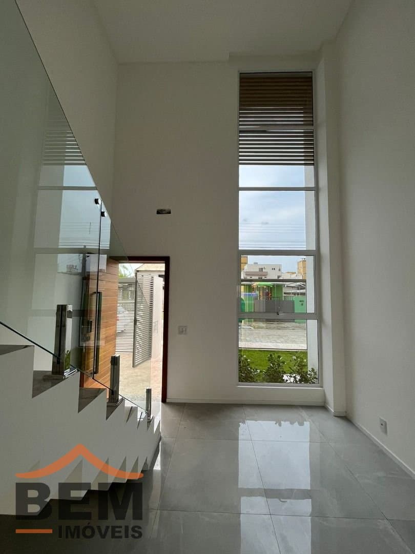 Sobrado para Venda com 3 quartos e 163m² no bairro São João, em Itajaí