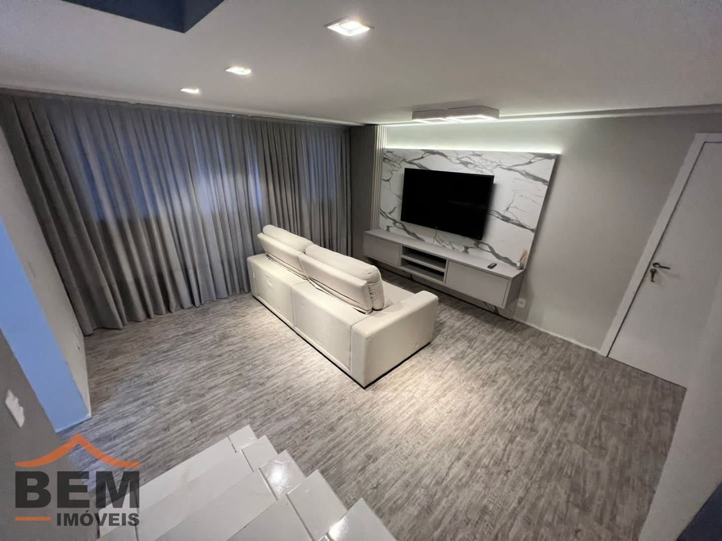 Apartamento para Venda com 3 quartos e 90m² no bairro Carvalho, em Itajaí