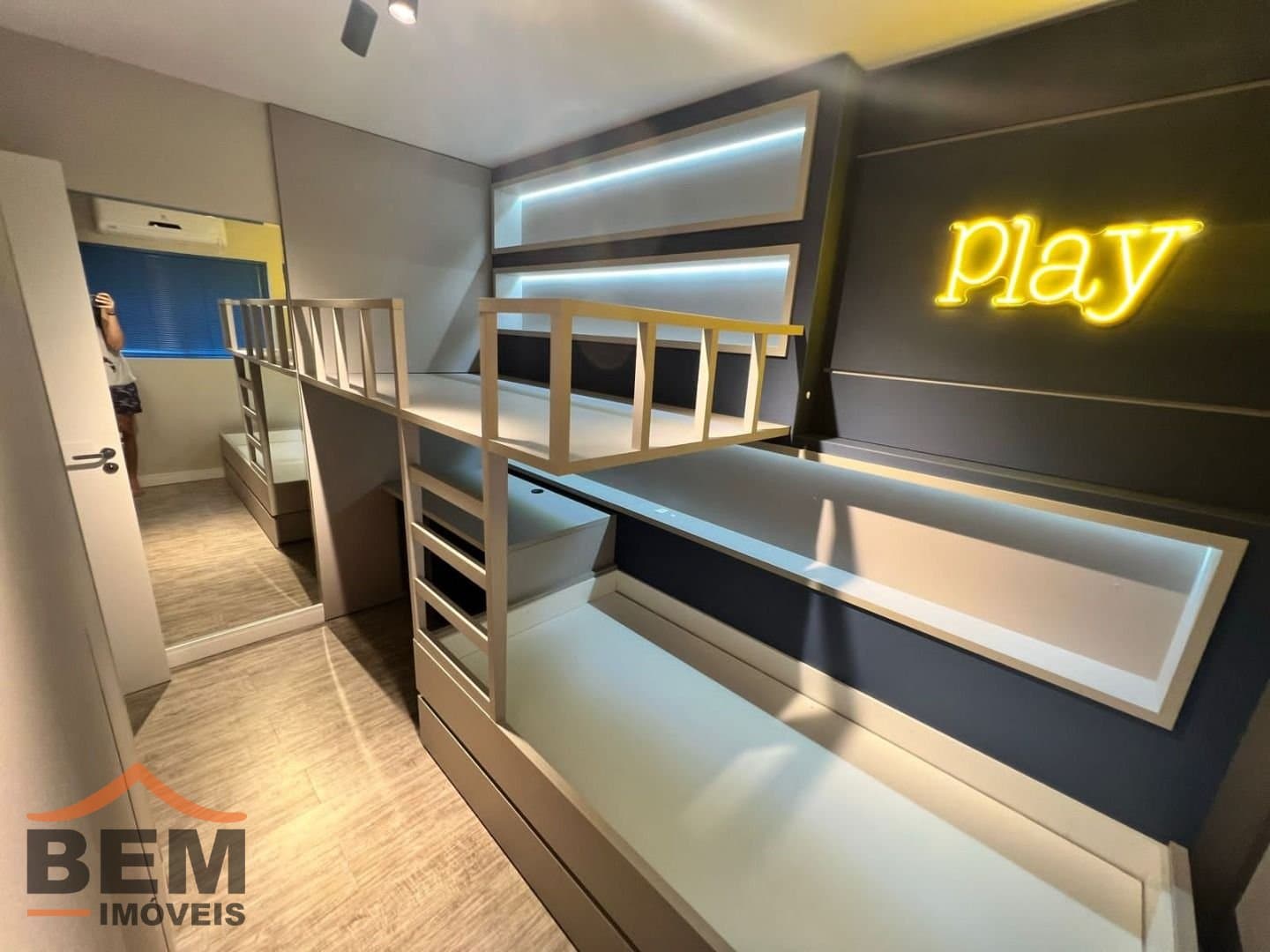 Apartamento para Venda com 3 quartos e 90m² no bairro Carvalho, em Itajaí