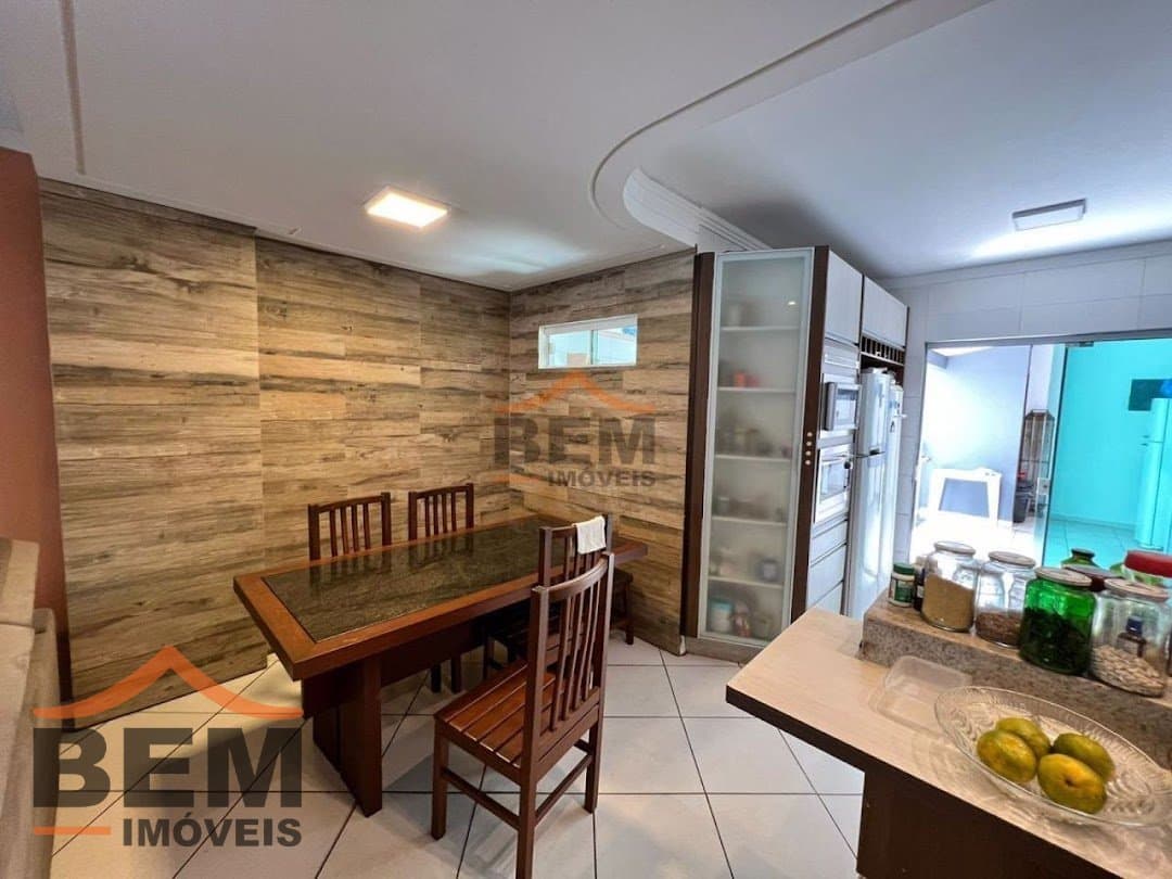 Sobrado para Venda com 3 quartos e 85m² no bairro Dom Bosco, em Itajaí