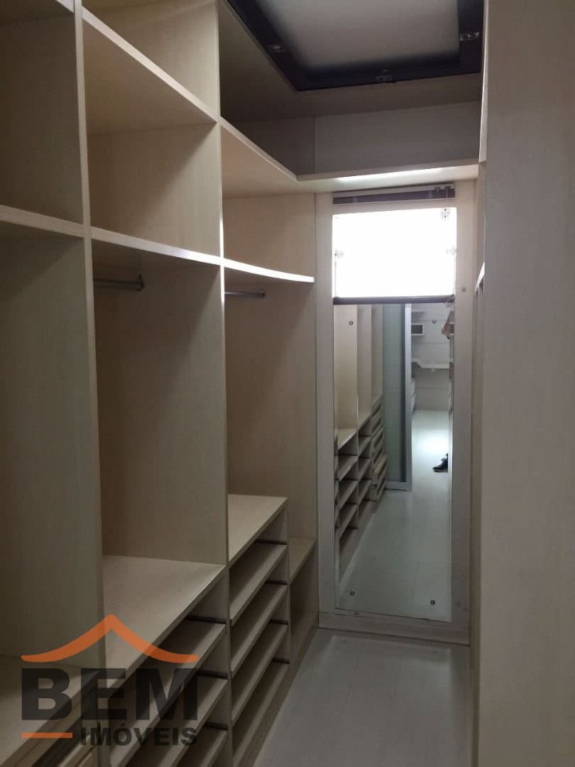 Casa para Venda com 3 quartos e 256m² no bairro Ressacada, em Itajaí