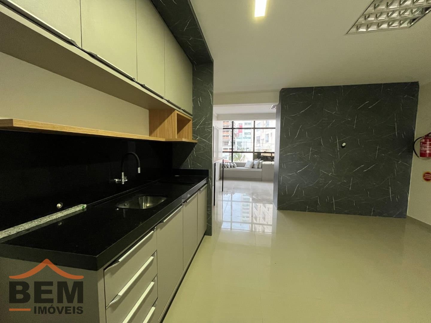 Prédio Comercial para Venda com 250m² no bairro Centro, em Itajaí