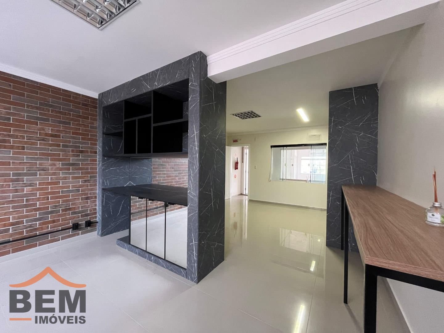 Prédio Comercial para Venda com 250m² no bairro Centro, em Itajaí