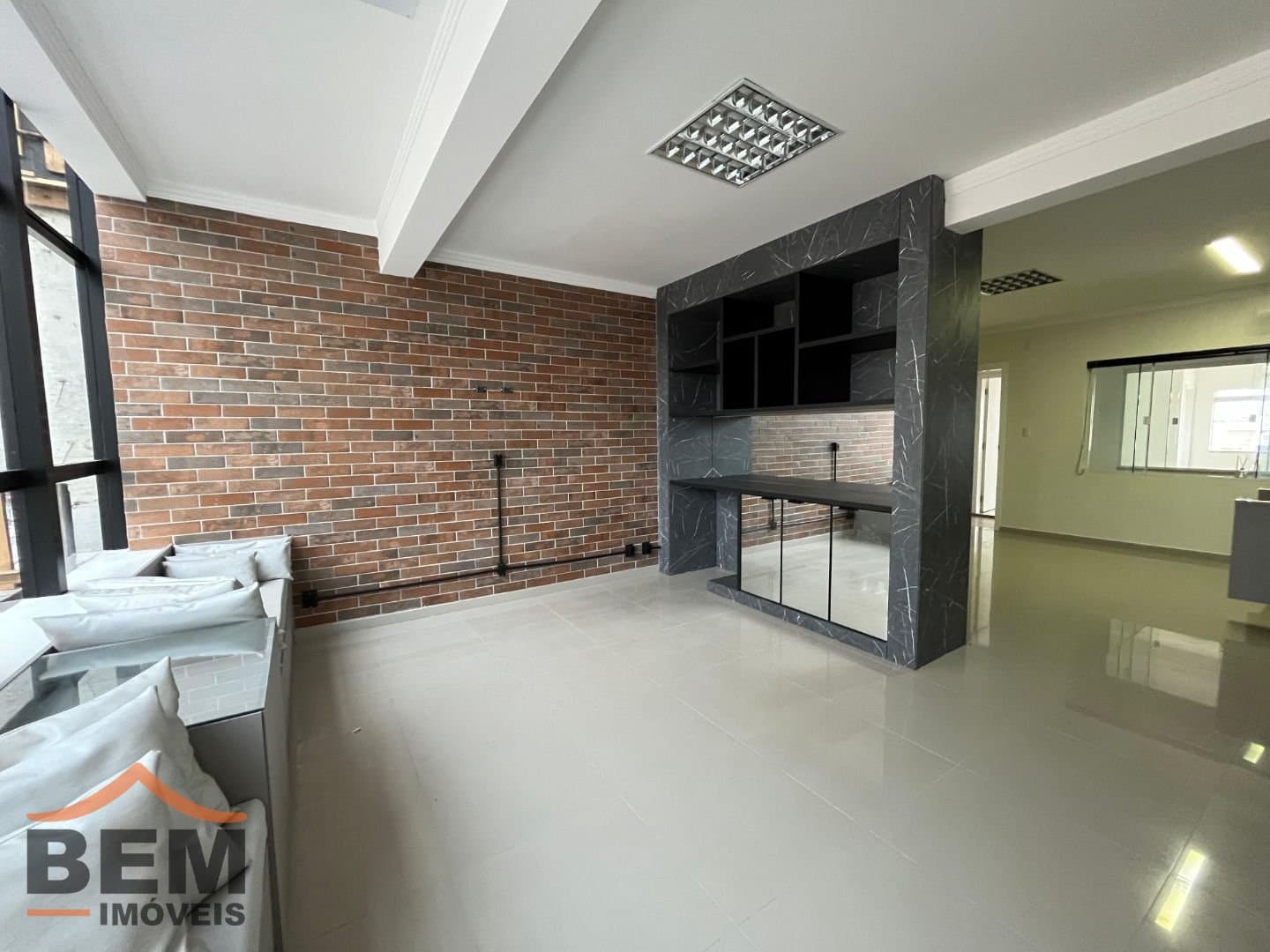 Prédio Comercial para Venda com 250m² no bairro Centro, em Itajaí