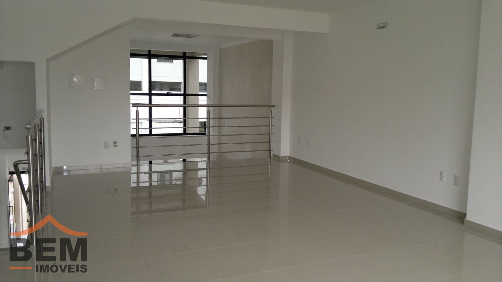 Prédio Comercial para Venda com 250m² no bairro Centro, em Itajaí