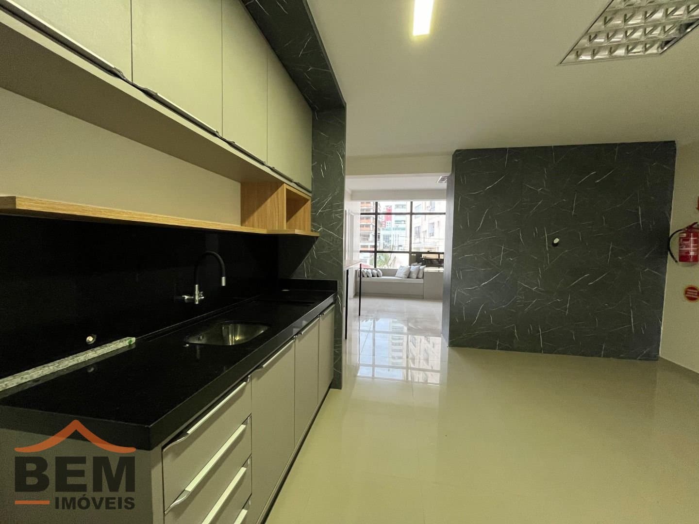 Prédio Comercial para Venda com 250m² no bairro Centro, em Itajaí