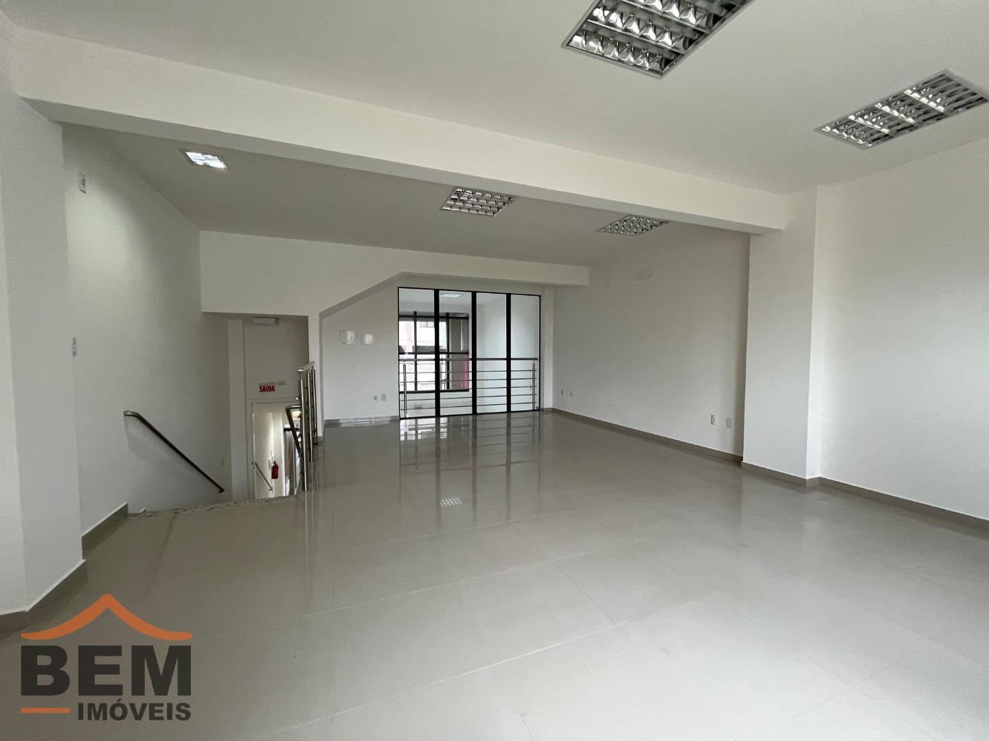 Prédio Comercial para Venda com 250m² no bairro Centro, em Itajaí