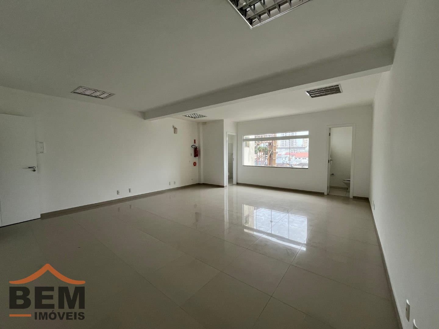Prédio Comercial para Venda com 250m² no bairro Centro, em Itajaí