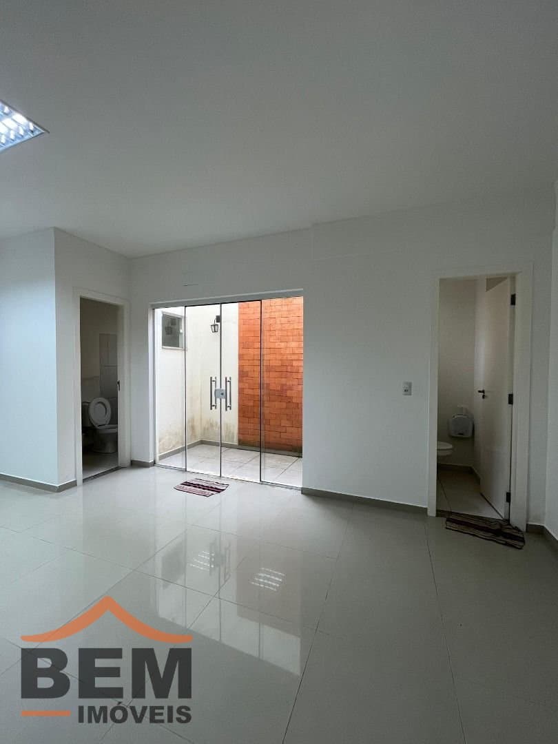 Prédio Comercial para Venda com 250m² no bairro Centro, em Itajaí