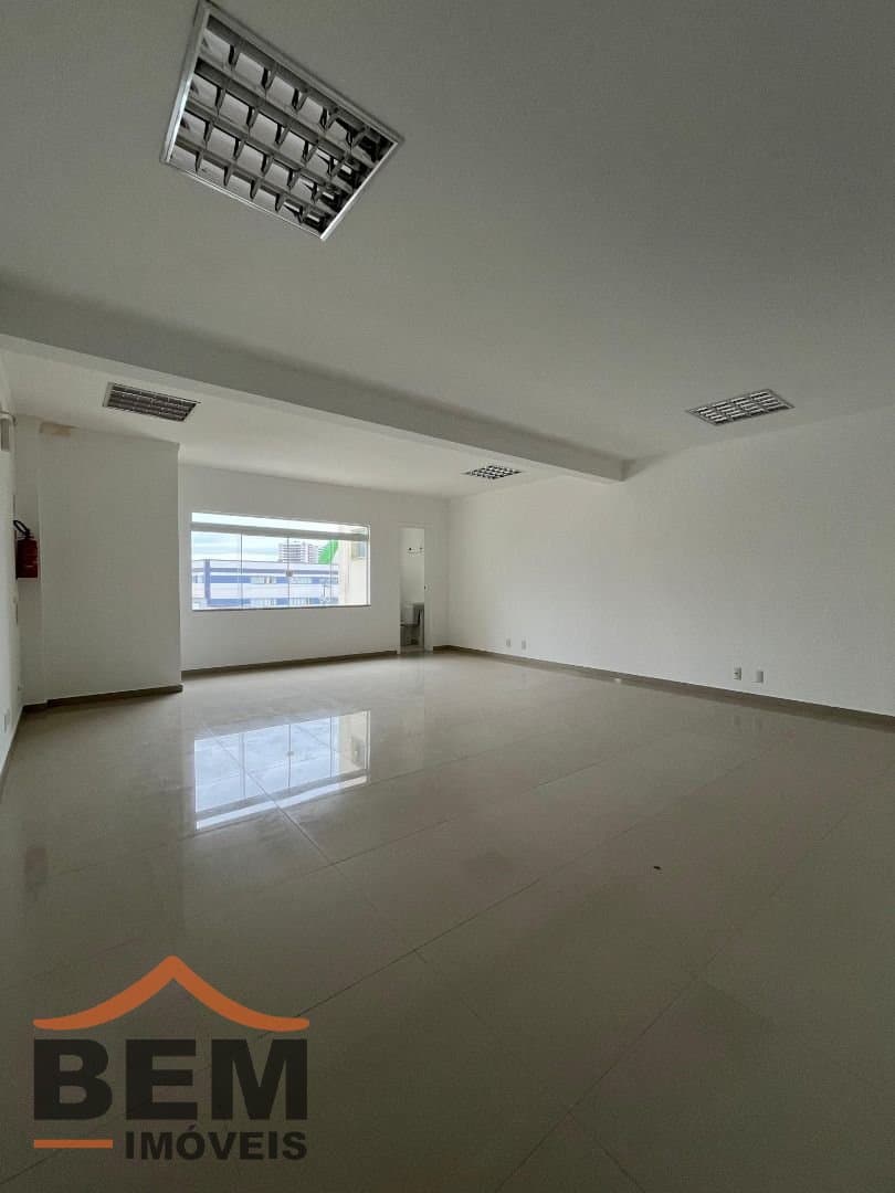 Prédio Comercial para Venda com 250m² no bairro Centro, em Itajaí