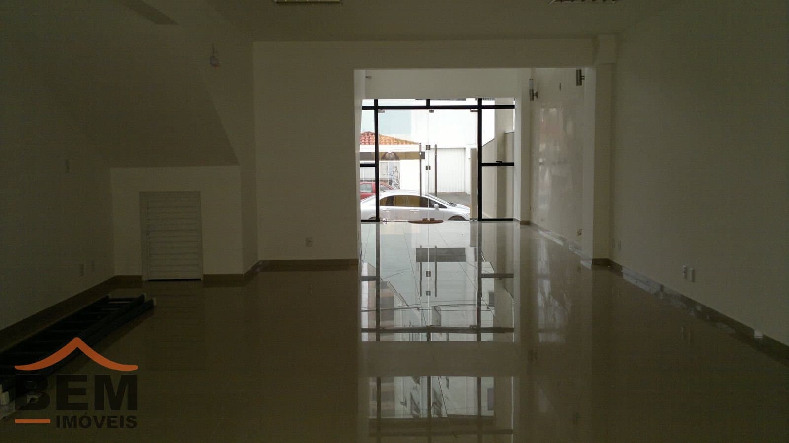Prédio Comercial para Venda com 250m² no bairro Centro, em Itajaí