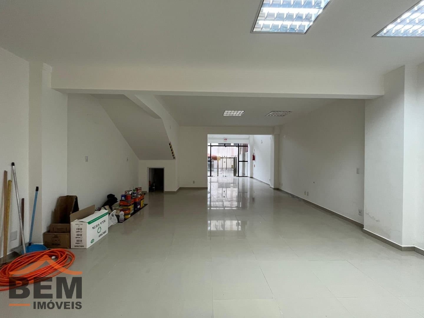 Prédio Comercial para Venda com 250m² no bairro Centro, em Itajaí