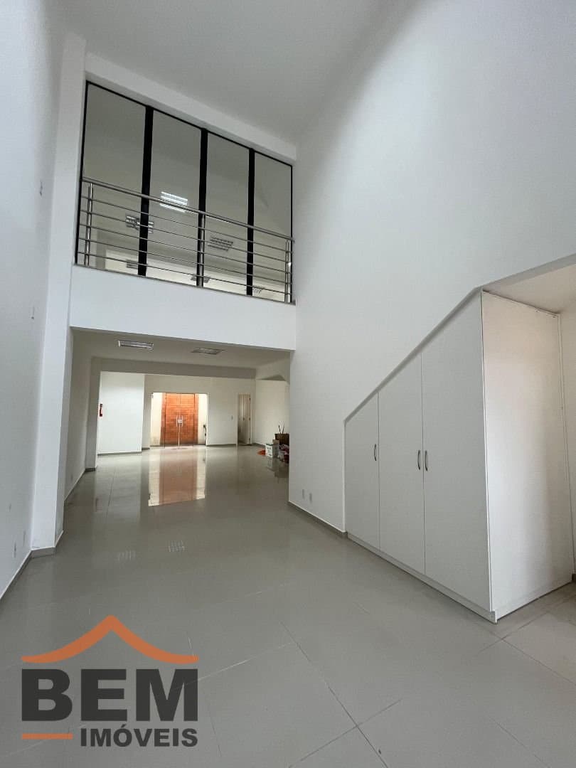 Prédio Comercial para Venda com 250m² no bairro Centro, em Itajaí