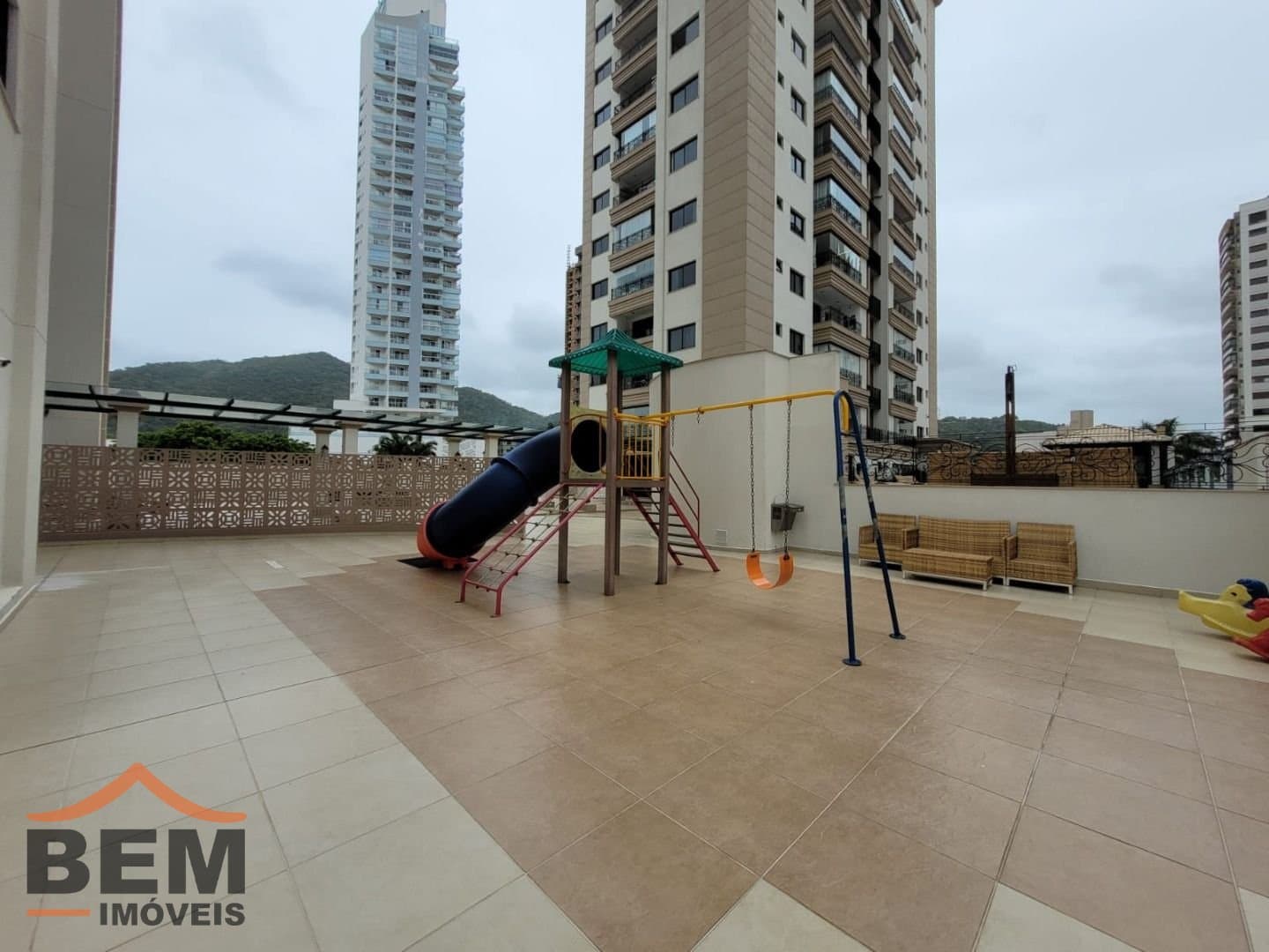 Apartamento para Locação com 3 quartos e 86m² no bairro Fazenda, em Itajaí