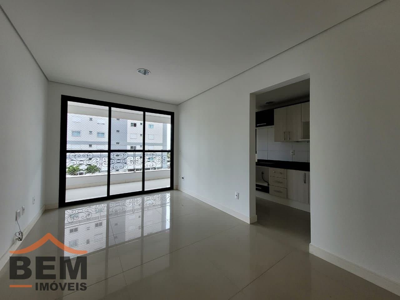 Apartamento para Locação com 3 quartos e 86m² no bairro Fazenda, em Itajaí