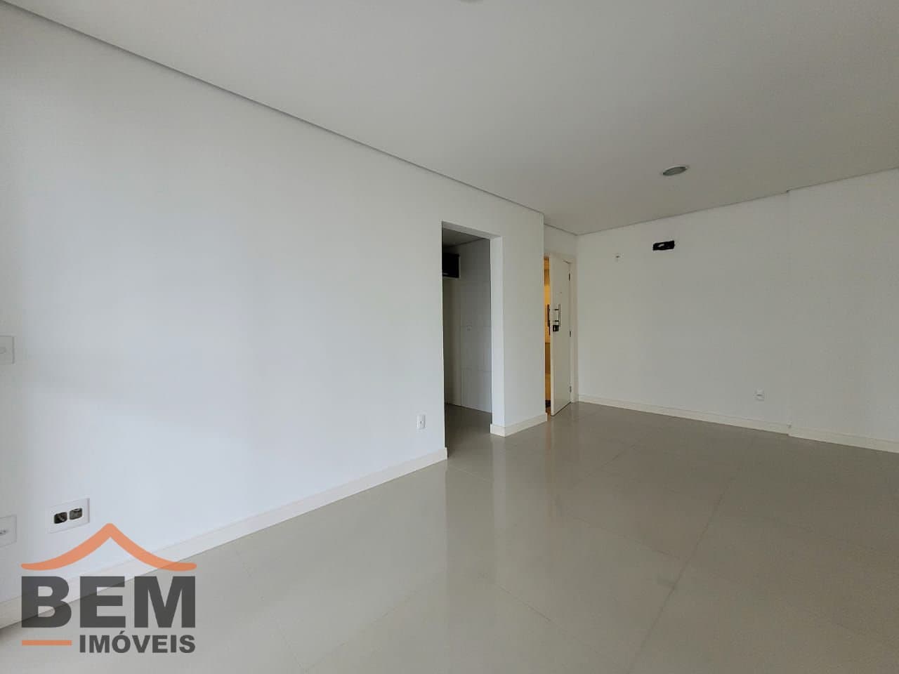 Apartamento para Locação com 3 quartos e 86m² no bairro Fazenda, em Itajaí