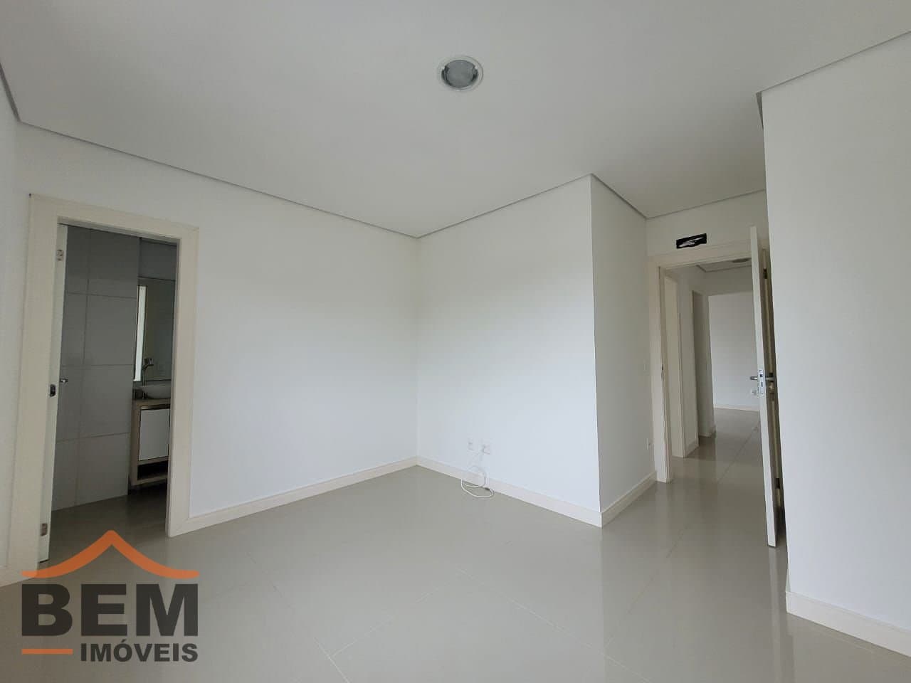 Apartamento para Locação com 3 quartos e 86m² no bairro Fazenda, em Itajaí