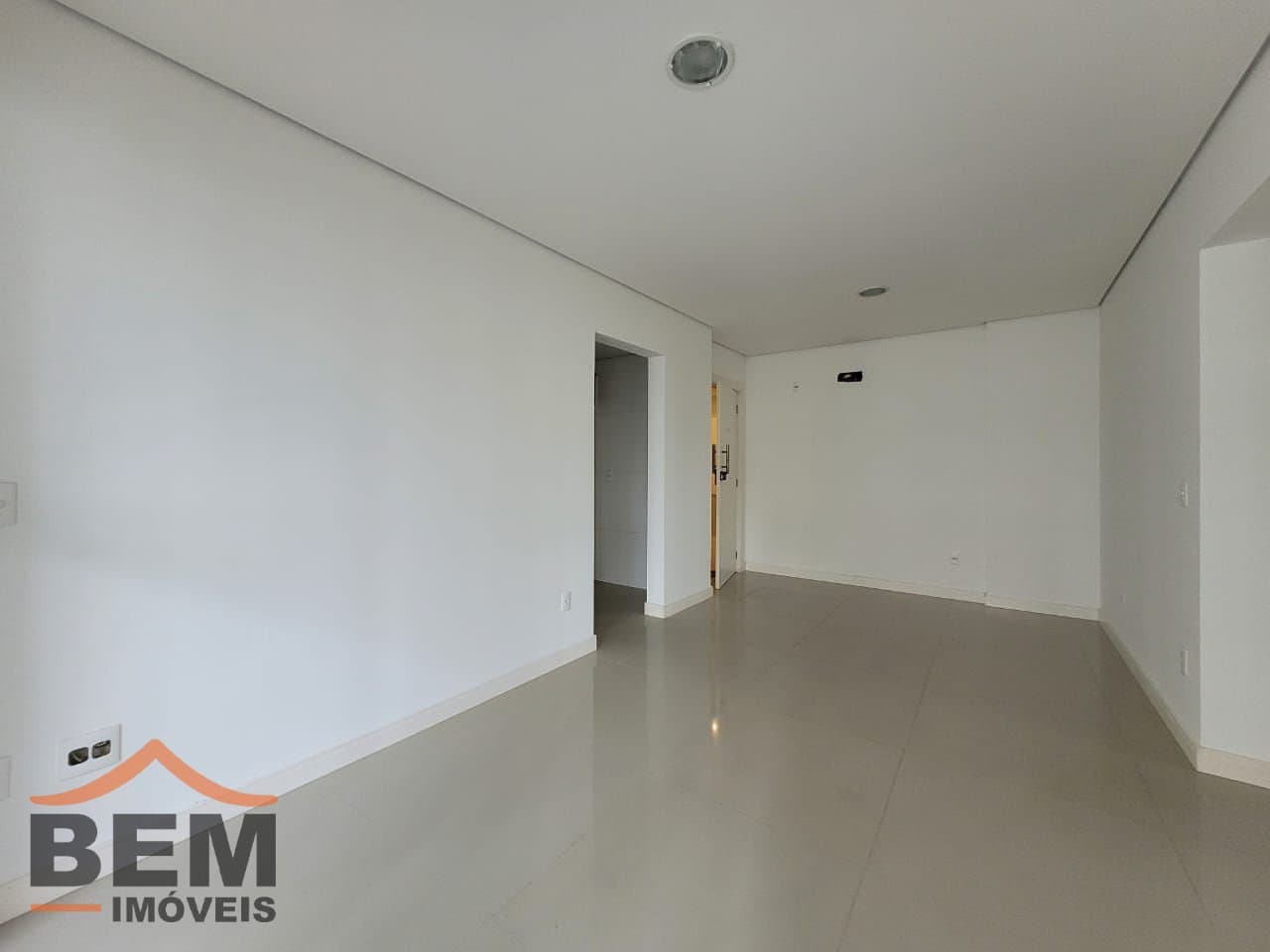 Apartamento para Locação com 3 quartos e 86m² no bairro Fazenda, em Itajaí
