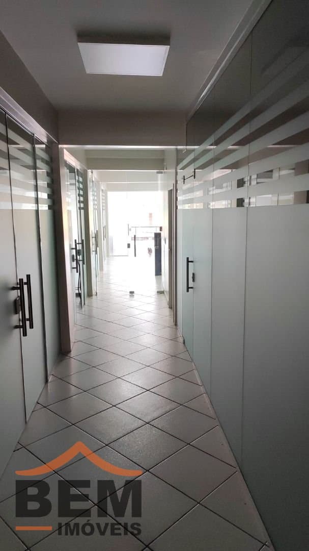 Salas/Conjuntos para Locação com 315m² no bairro Centro, em Itajaí