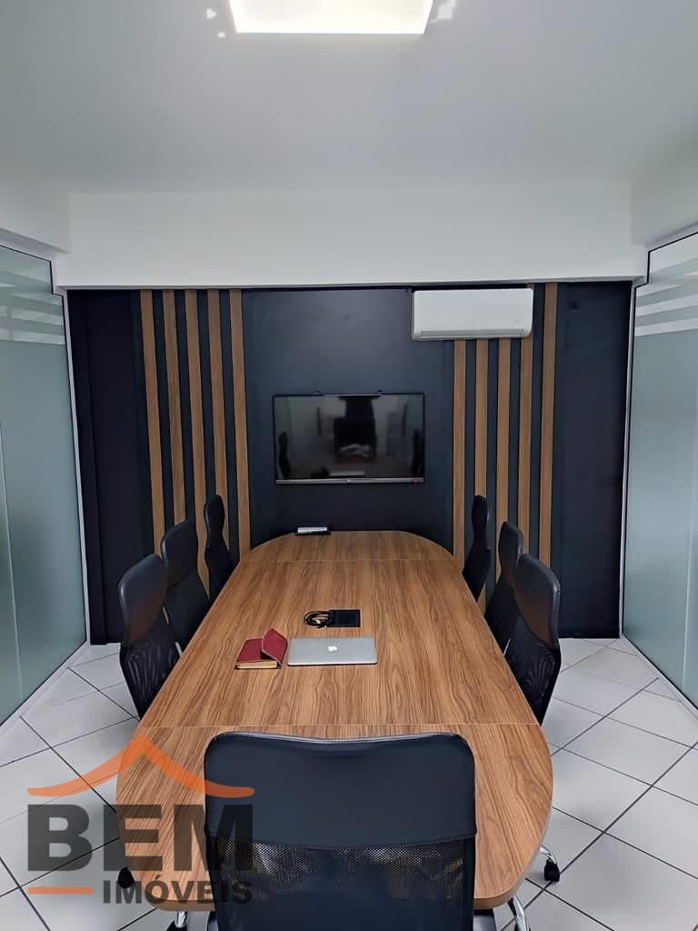 Salas/Conjuntos para Locação com 315m² no bairro Centro, em Itajaí