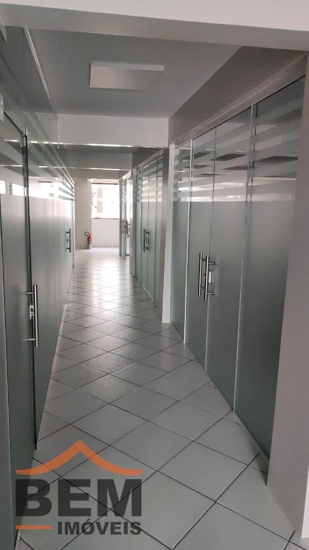 Salas/Conjuntos para Locação com 315m² no bairro Centro, em Itajaí