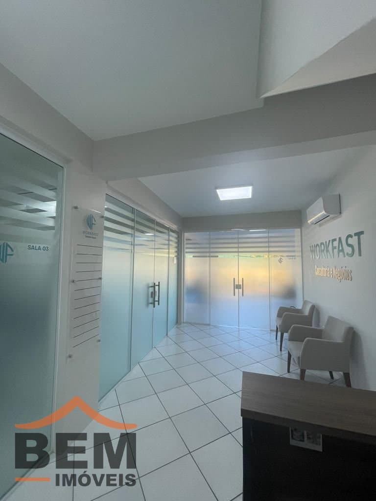 Salas/Conjuntos para Locação com 315m² no bairro Centro, em Itajaí